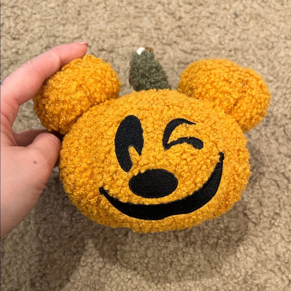 Blinky Mickey Mouse Pumpkin Keychain - Picture 2 of 2